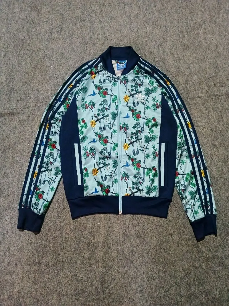 Tracktop Adidas Island motif photo 1