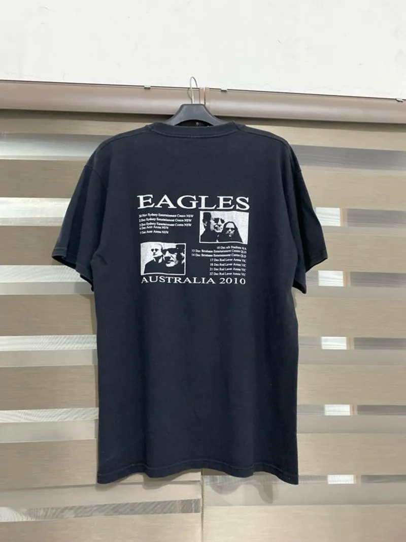 Vintage EAGLES AUSTRALIA TOUR 2010 Tshirt photo 1