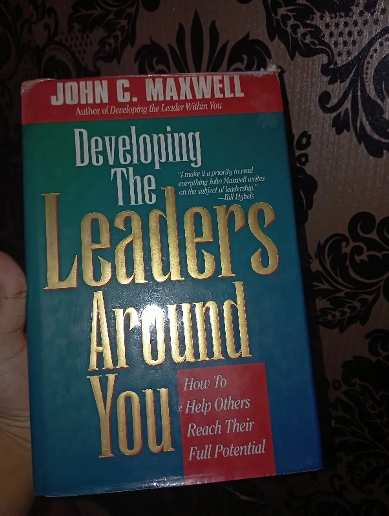Original Import Buku Developing the Leaders Around You John  photo 1