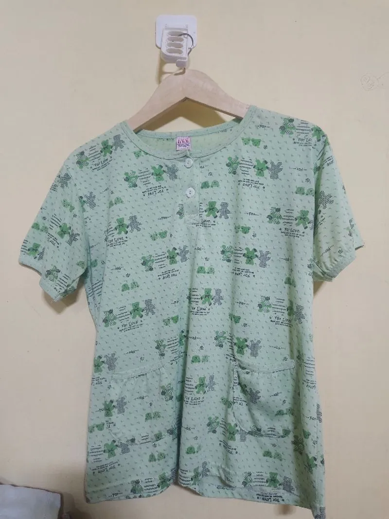 PRELOVED BAJU KAOS  photo 1