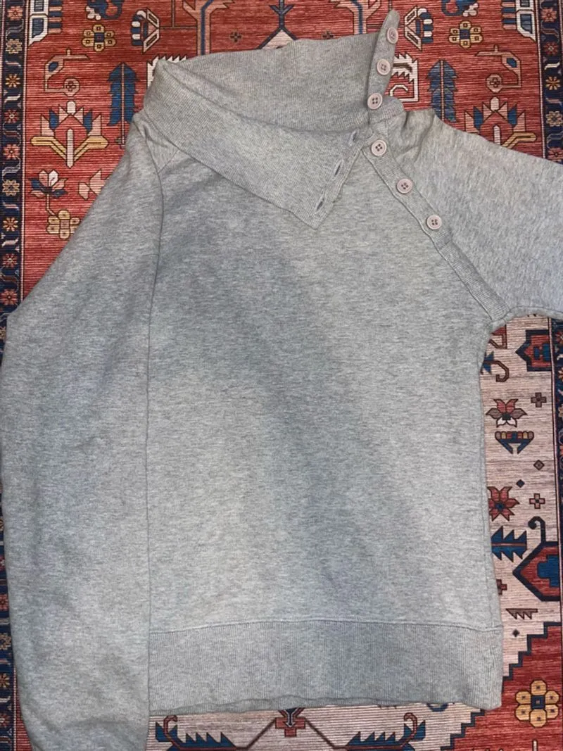 Asymmetrical sweater photo 1