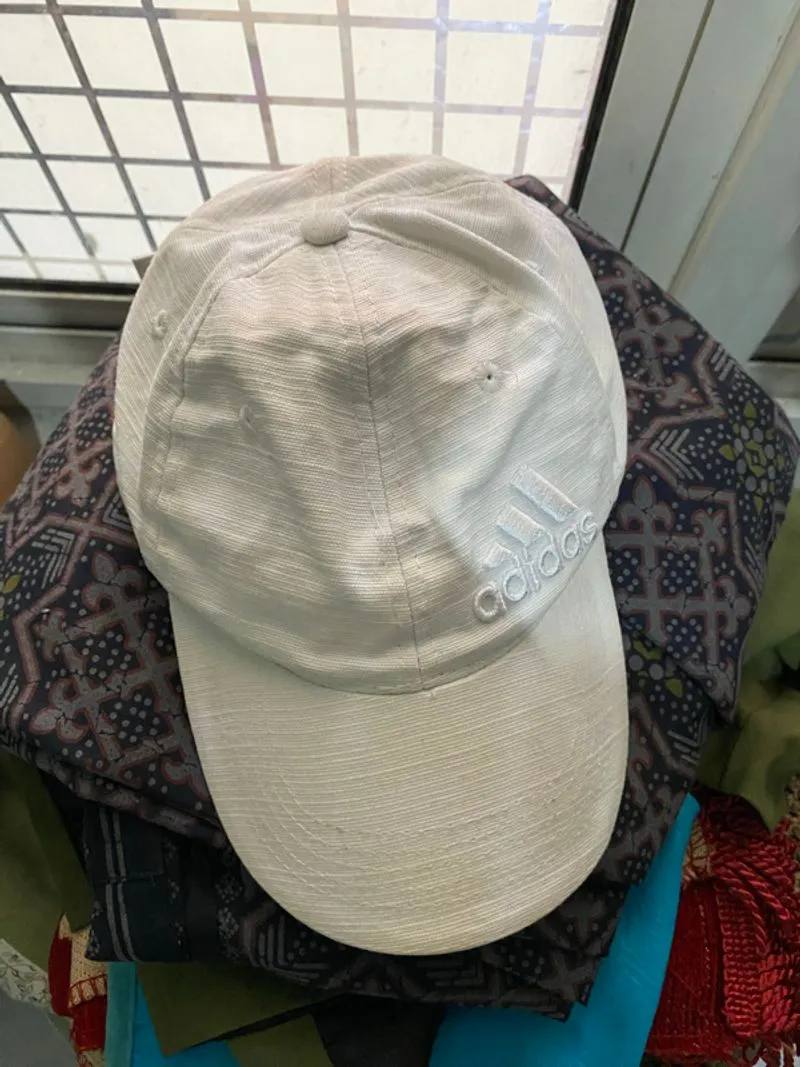 Topi Adidas photo 1