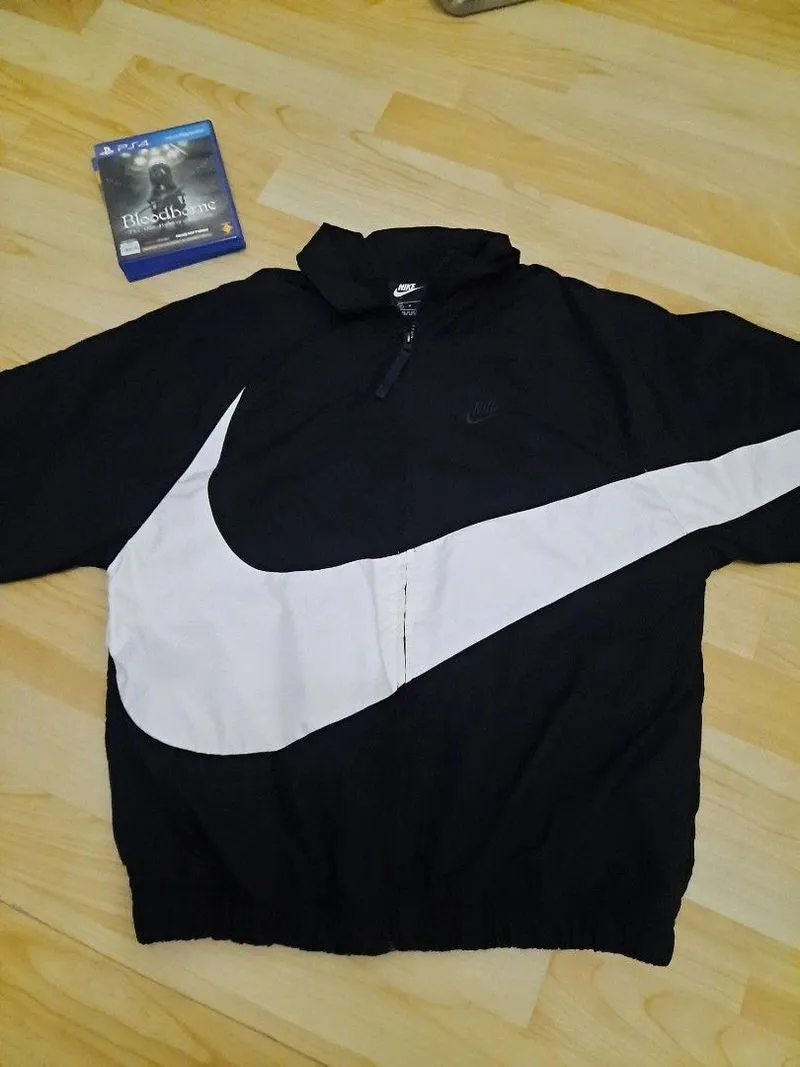 Nike big swoosh photo 1