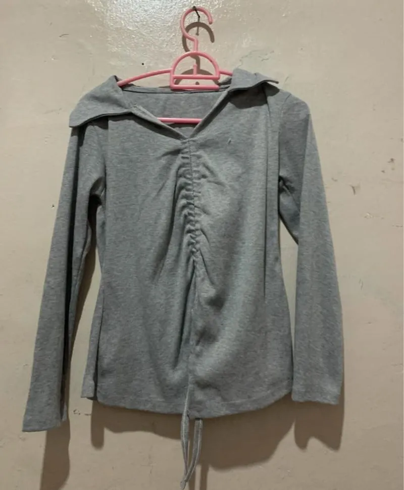 Grey ruched long sleeve top 🤍 photo 1