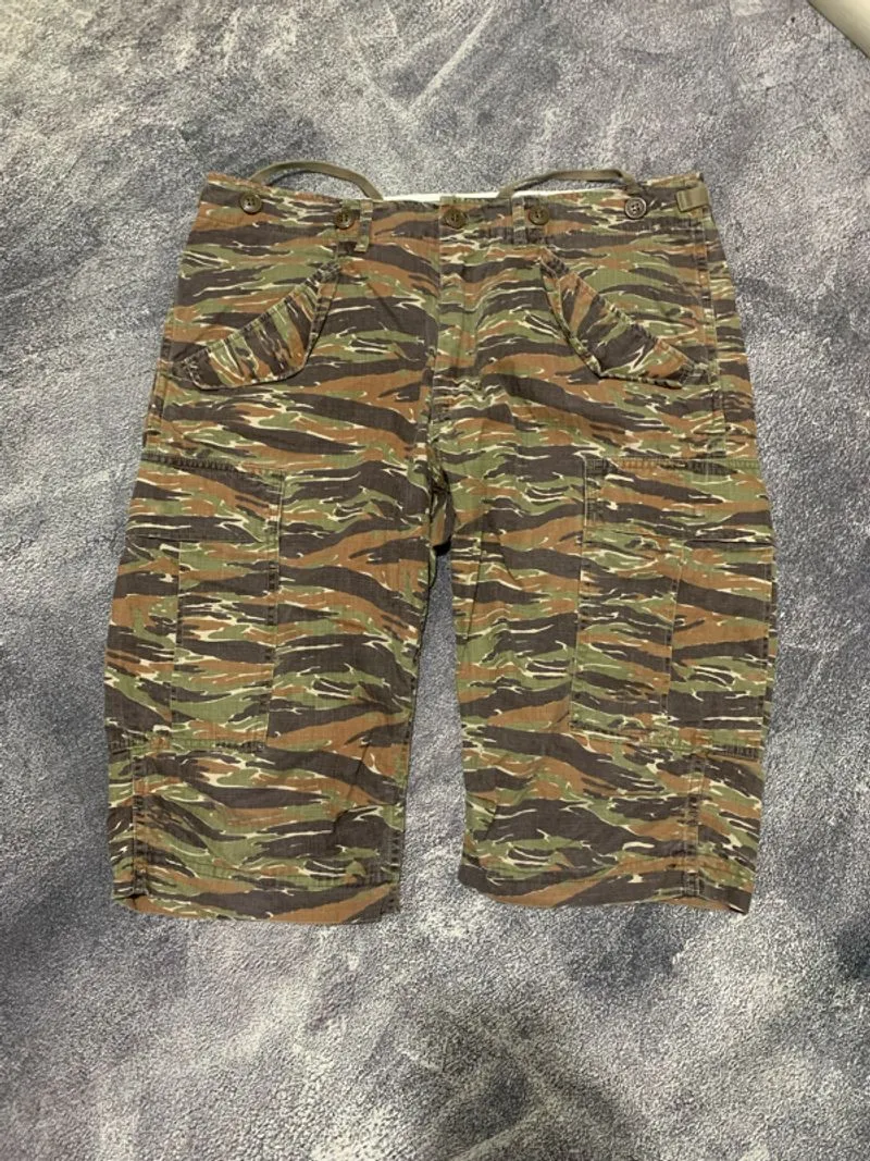 Short pants edwin tiger stripe photo 1
