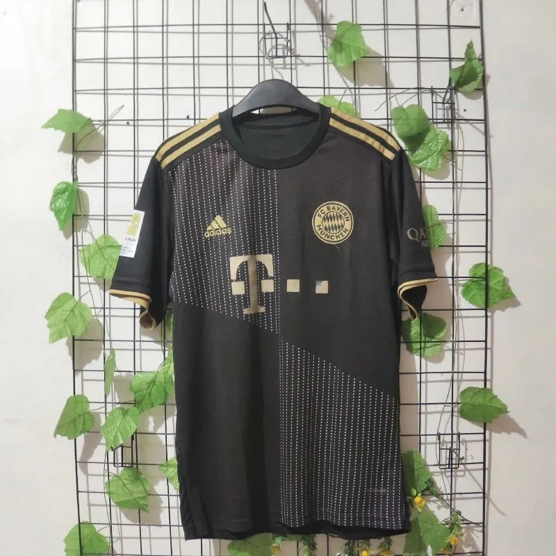 Bayern Munchen Away Shirt/Jersey 2021 - 2022 photo 1