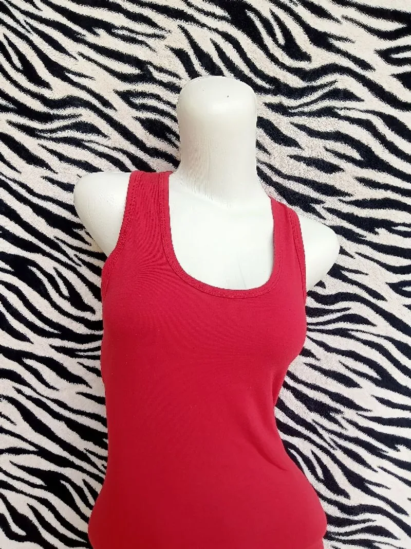 Red Cami Top Fem Y2K photo 1