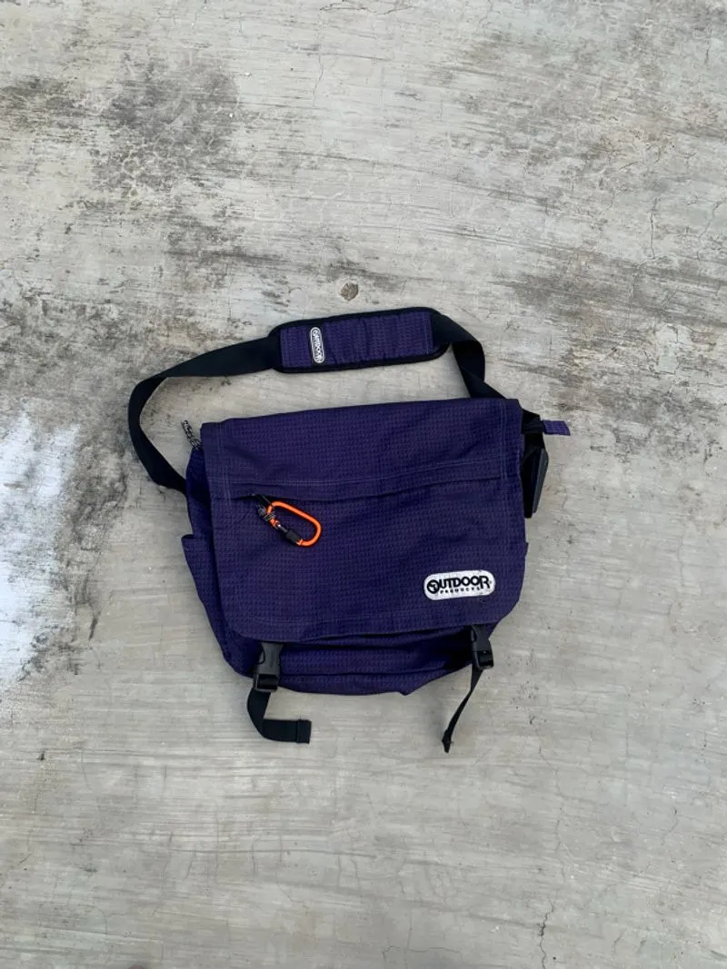 Tas Messenger Outdoor photo 1