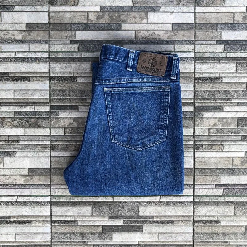WRANGLER REGULAR STRAIGHT FIT BLUE JEANS photo 1