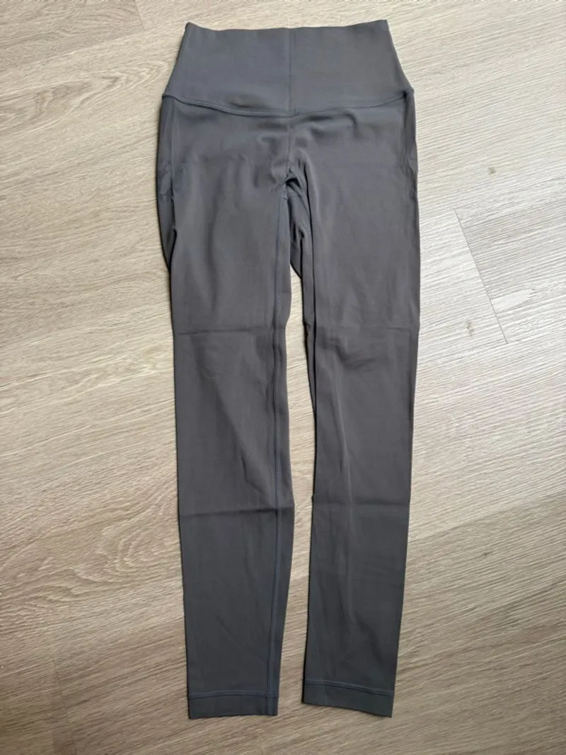 grey legging photo 1