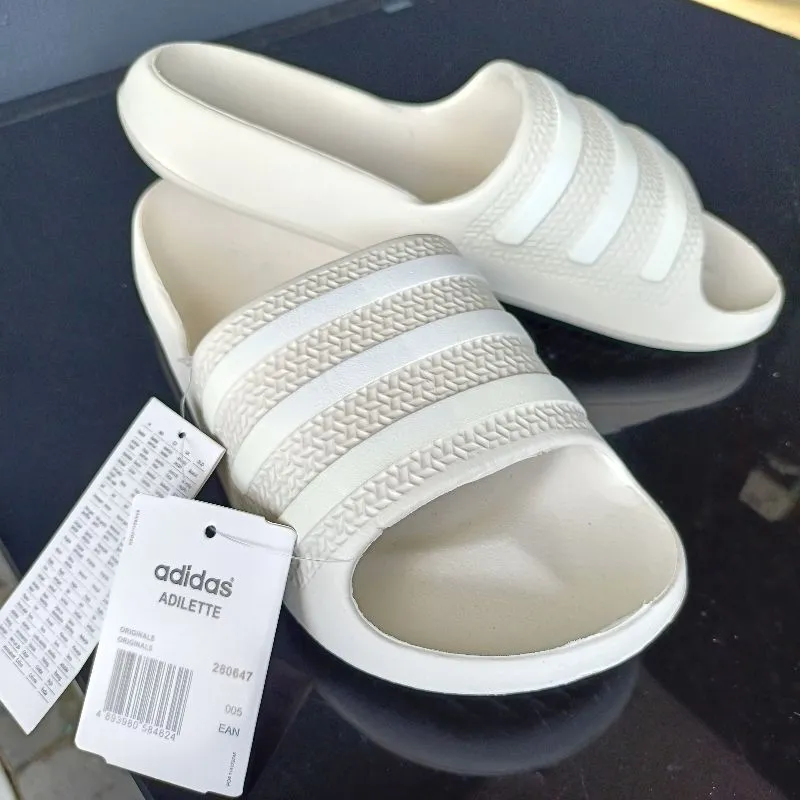 Slippers selop pria sandal pria Adidas Adilette size 43 photo 1