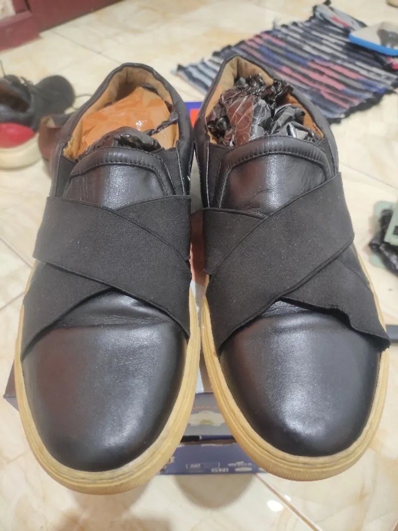 Gyvencong Paris Slip On Black photo 1