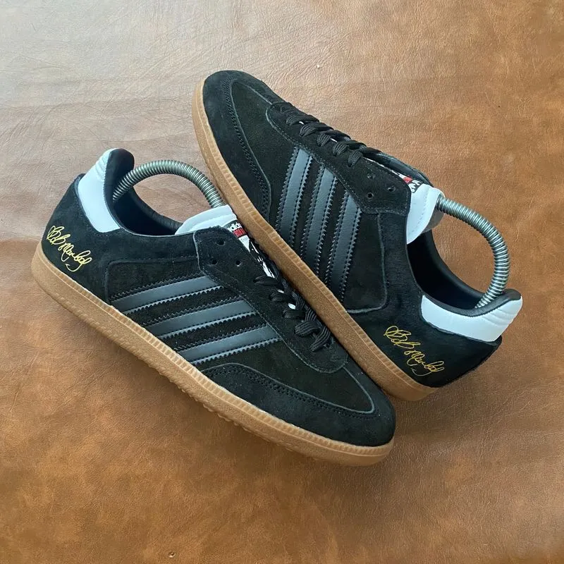 Adidas Casual Sneakers Pria black photo 1