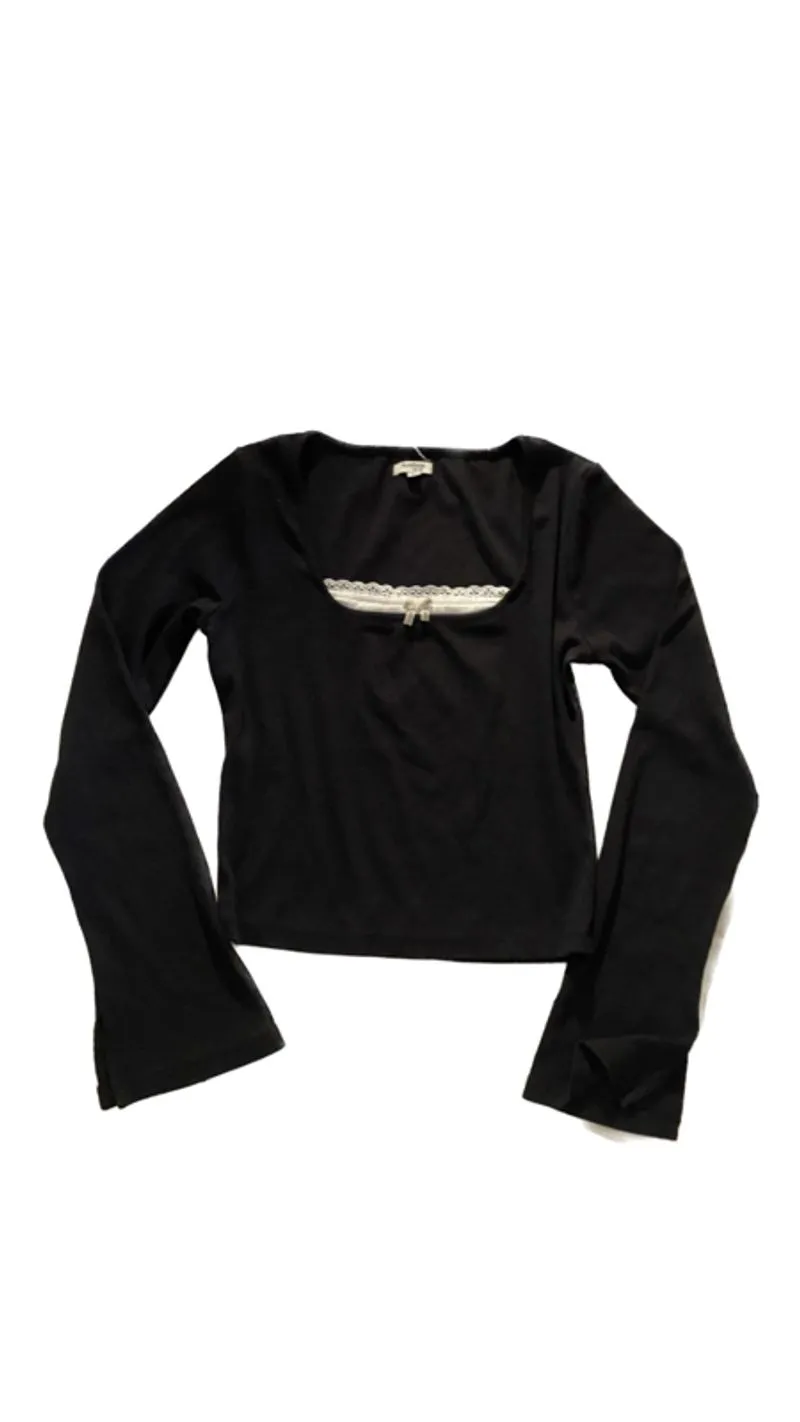 Black Laced long sleeves brand : aestheteyourlife photo 1