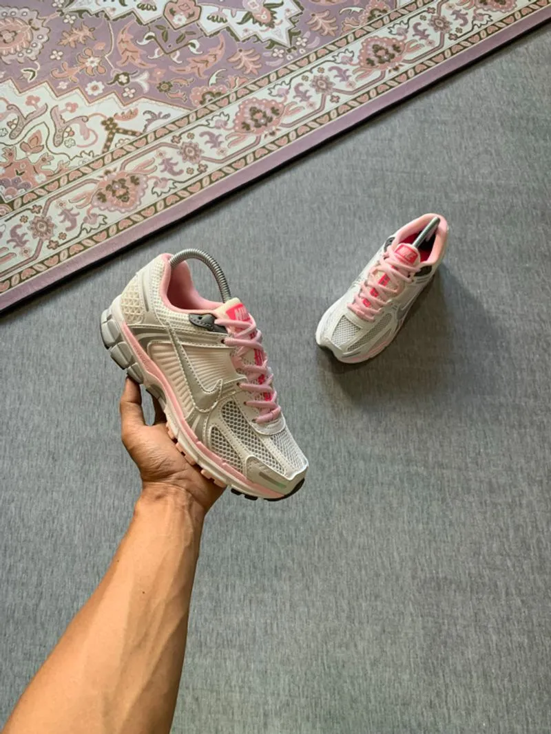 Nike Zoom Vomero 5 White Pink photo 1