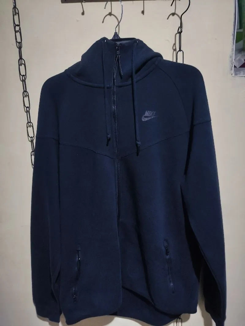 Nike tech old season photo 1