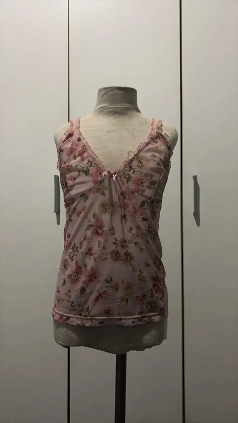 pink tank top photo 1