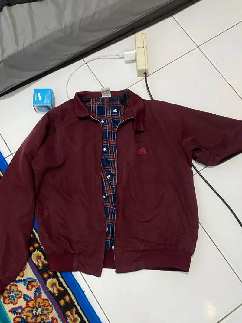 jaket merah hos photo 1
