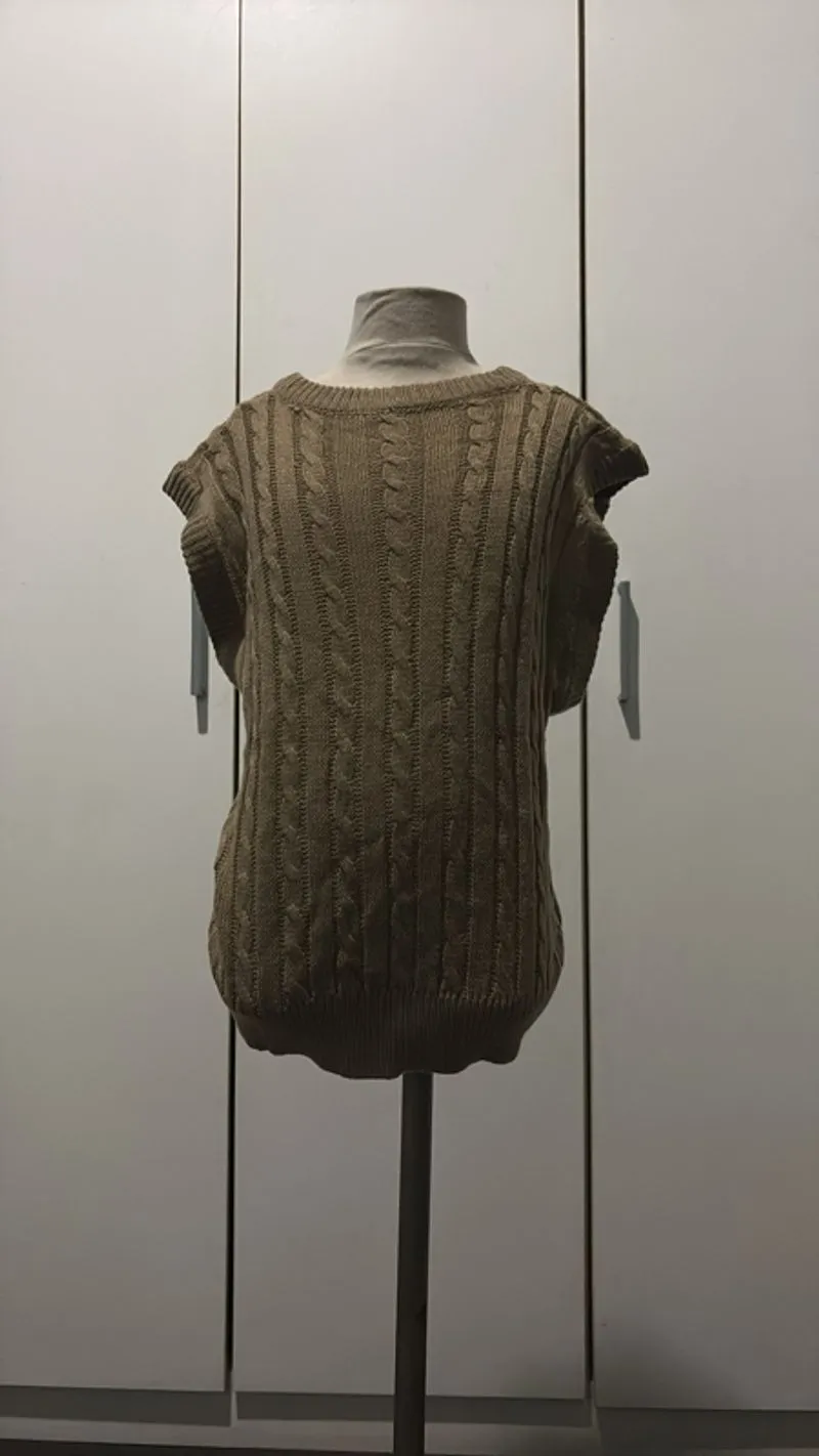 brown vest photo 1