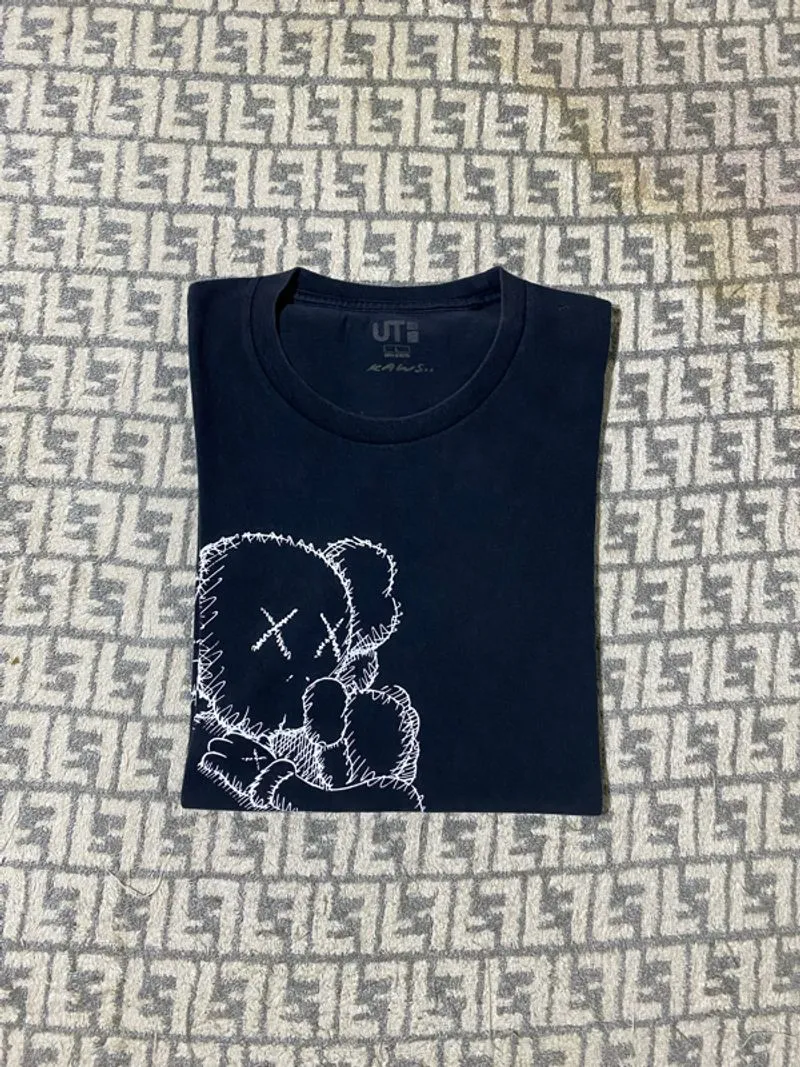 Uniqlo x Kaws Tshirt photo 1
