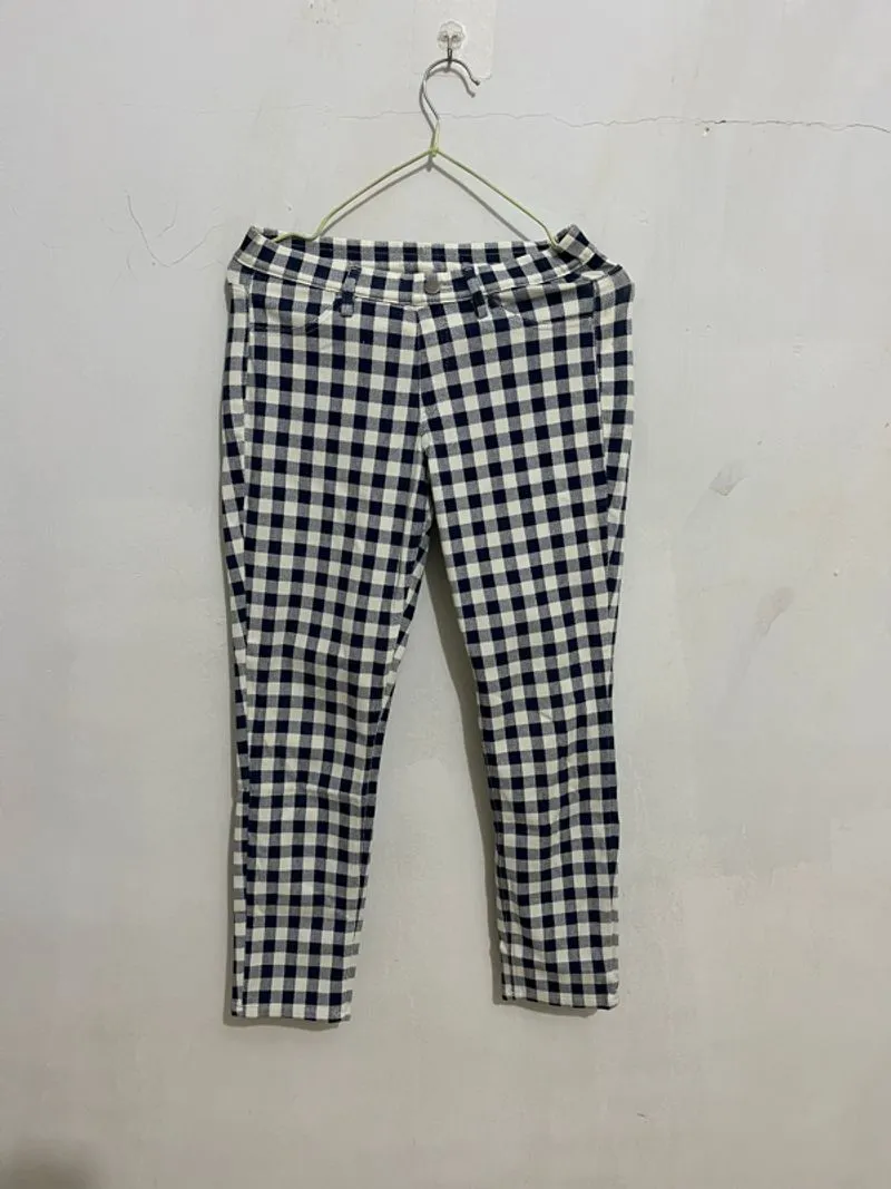 Uniqlo Slim Fit Strech Pants photo 1