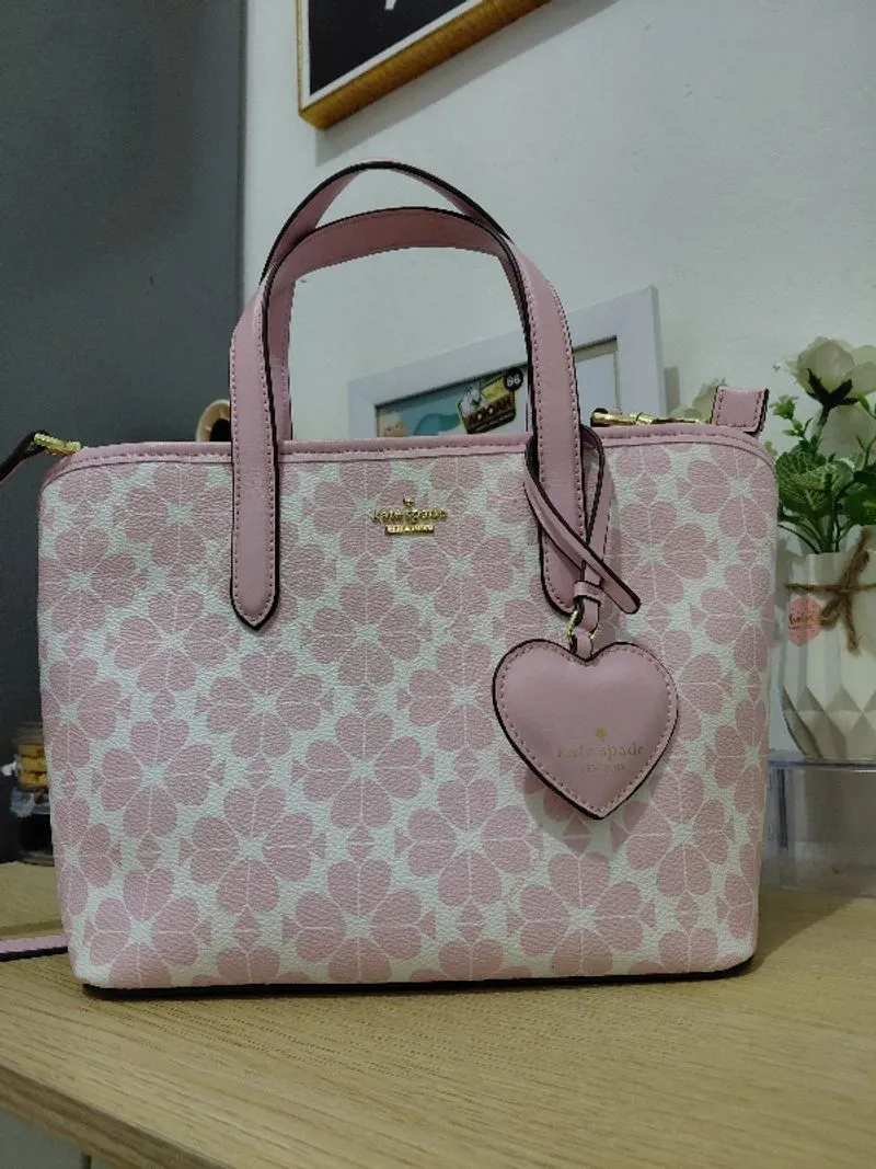 Kate spade signature spade flower photo 1