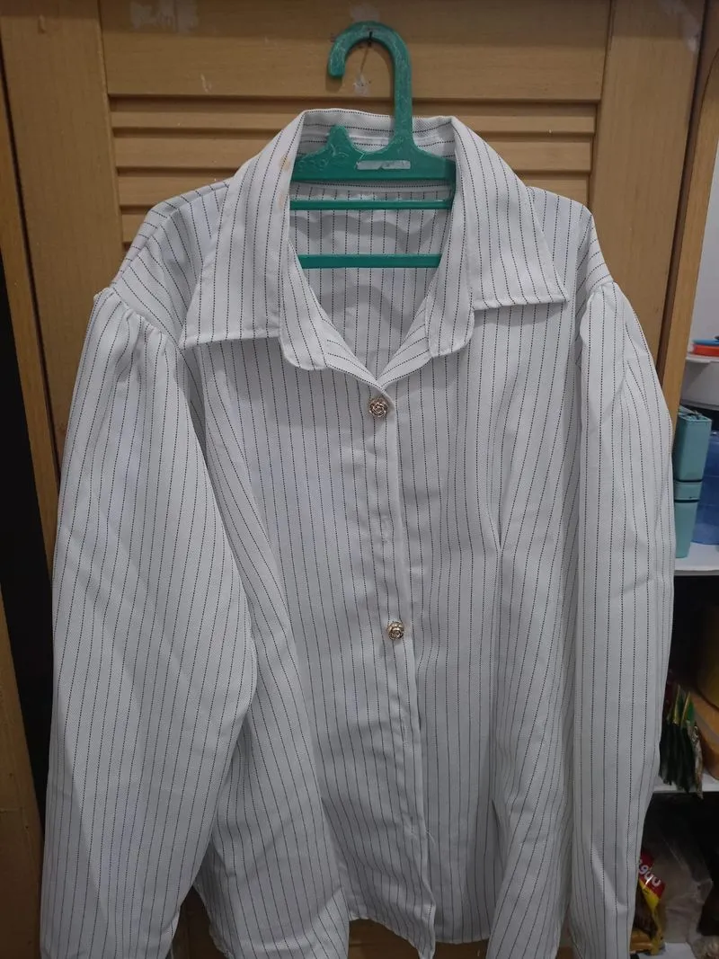 Kemeja Fitted Pinstripe Putih All Size photo 1