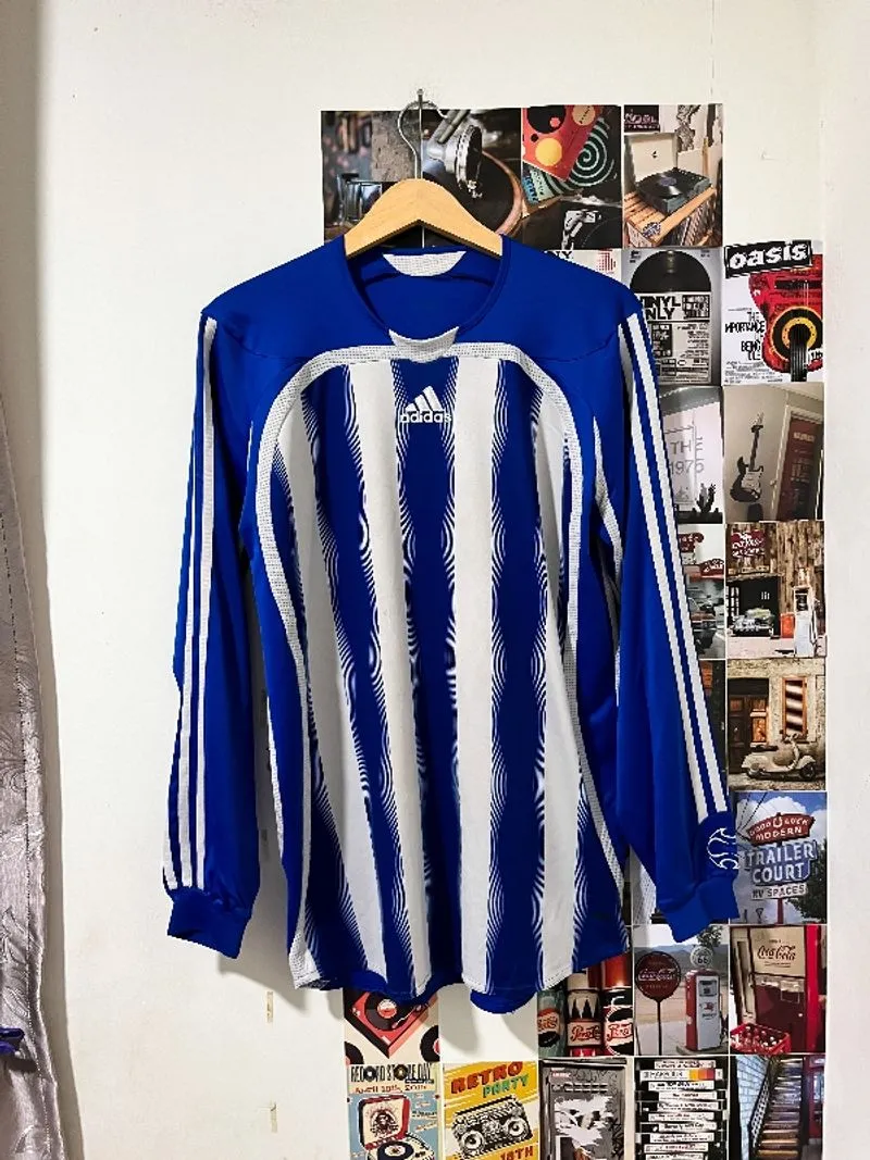 Adidas Centre Longsleve y2k photo 1