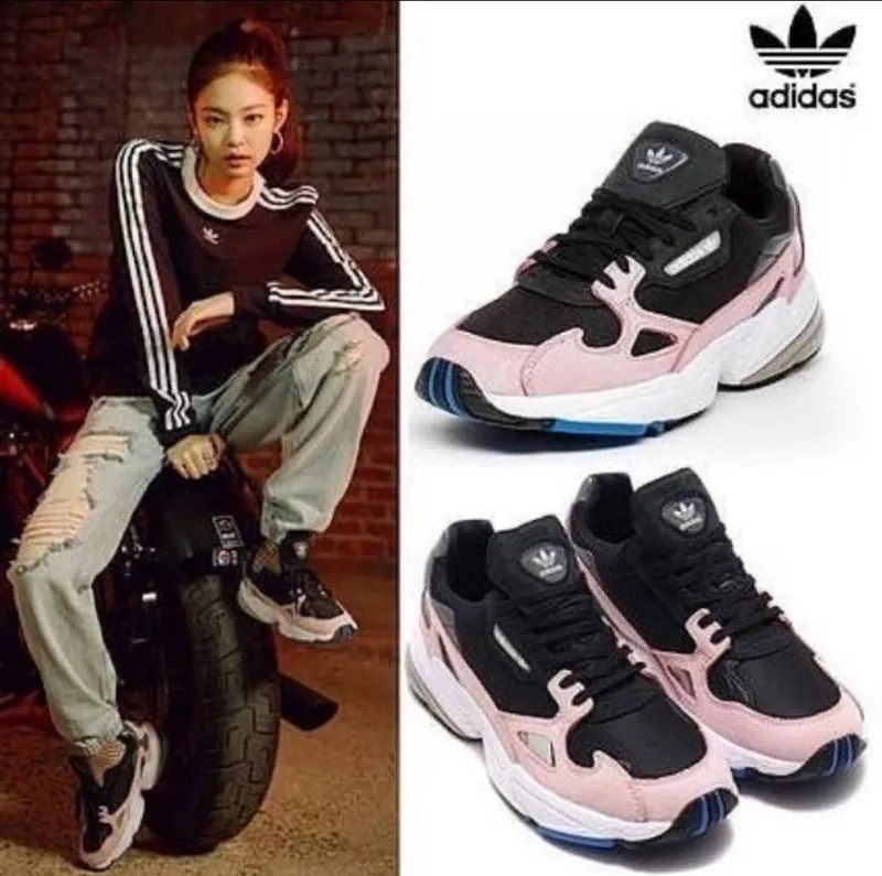 Adidas Streetwear Cosplay Sneakers Wanita white blue photo 1