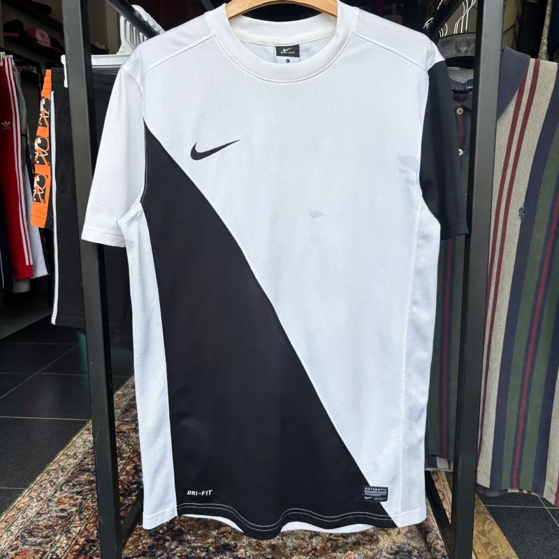 Nike Black and White Jersey Bloke Core Style photo 1