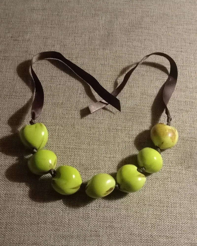 Kalung biji hijau photo 1