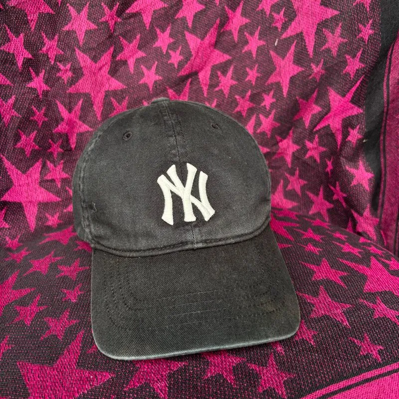Black New York Yankees MLB Caps photo 1