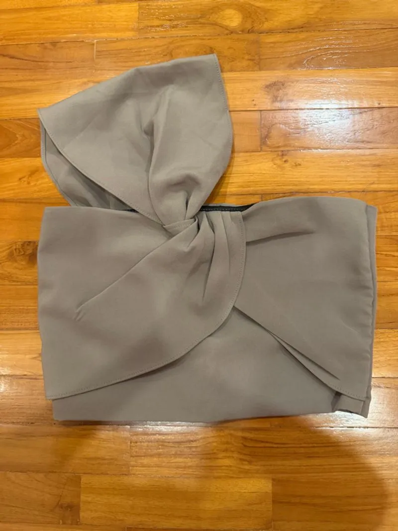 Grey Top photo 1