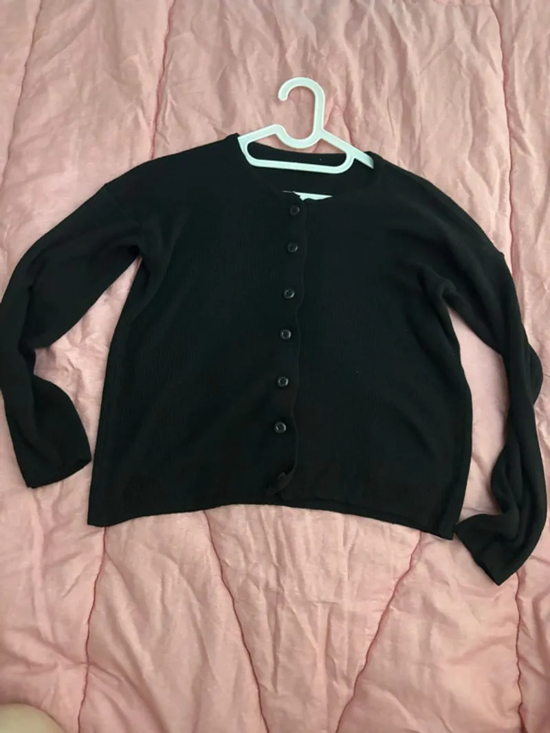 black cardigan photo 1
