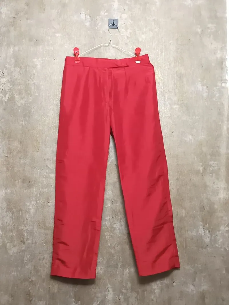 Celana panjang warna merah | Revibe photo 1
