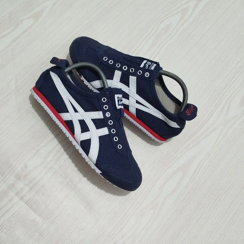 Onitsuka Tiger Slip On photo 1