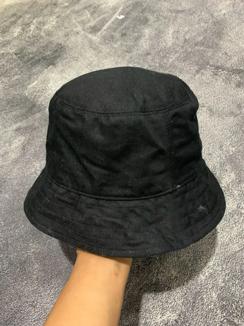 Bucket hat uniqlo photo 1