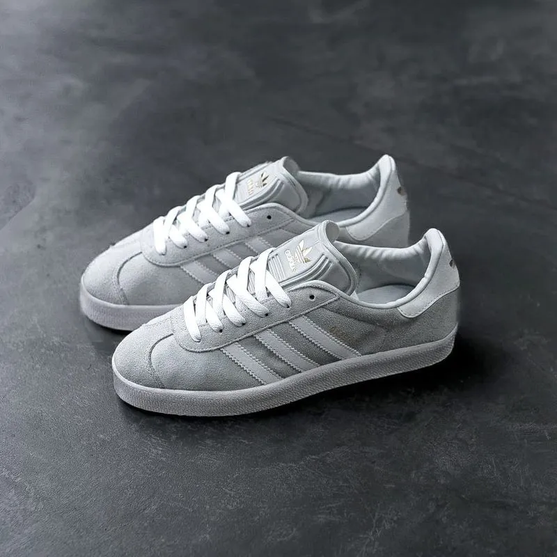Adidas Casual Sneakers Wanita white gray photo 1