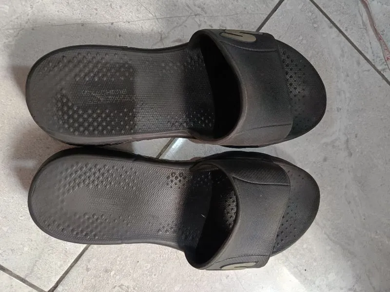 Sandal Karet Rubber Skechers Size 40 photo 1
