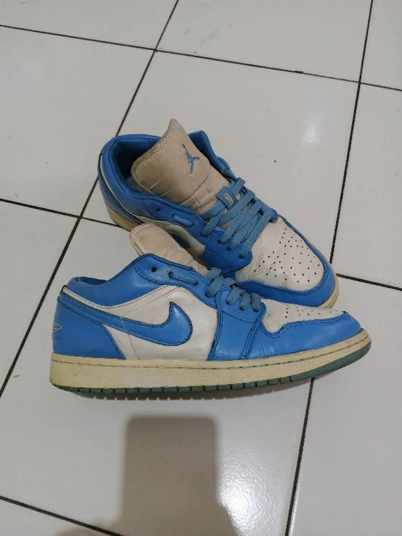 Air Jordan 1 photo 1