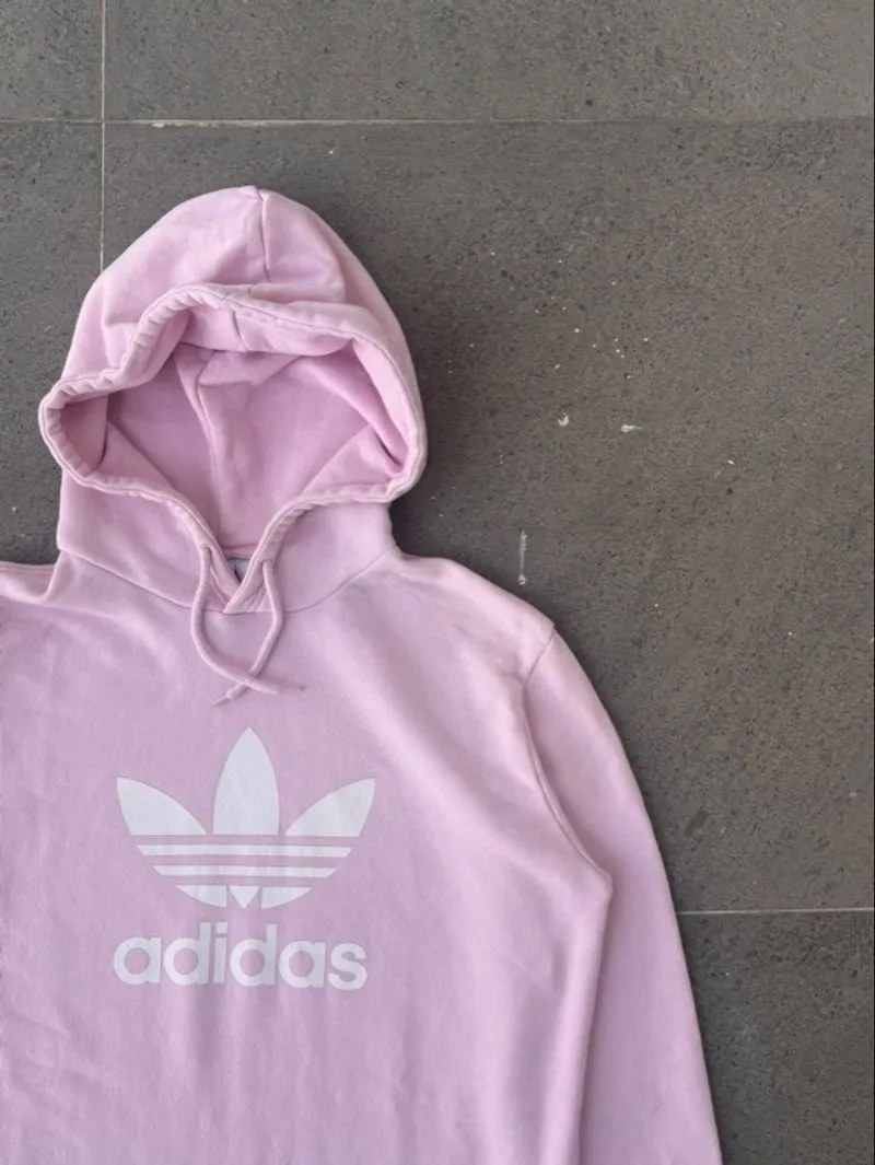 adidas trefoil photo 1