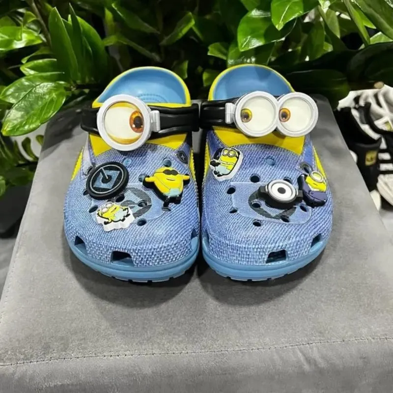 Crocs Minion photo 1