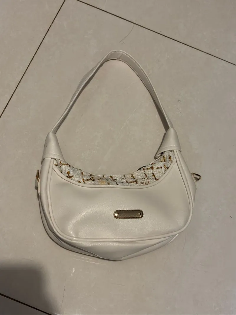  NEW UNWORN White Shoulder Bag photo 1