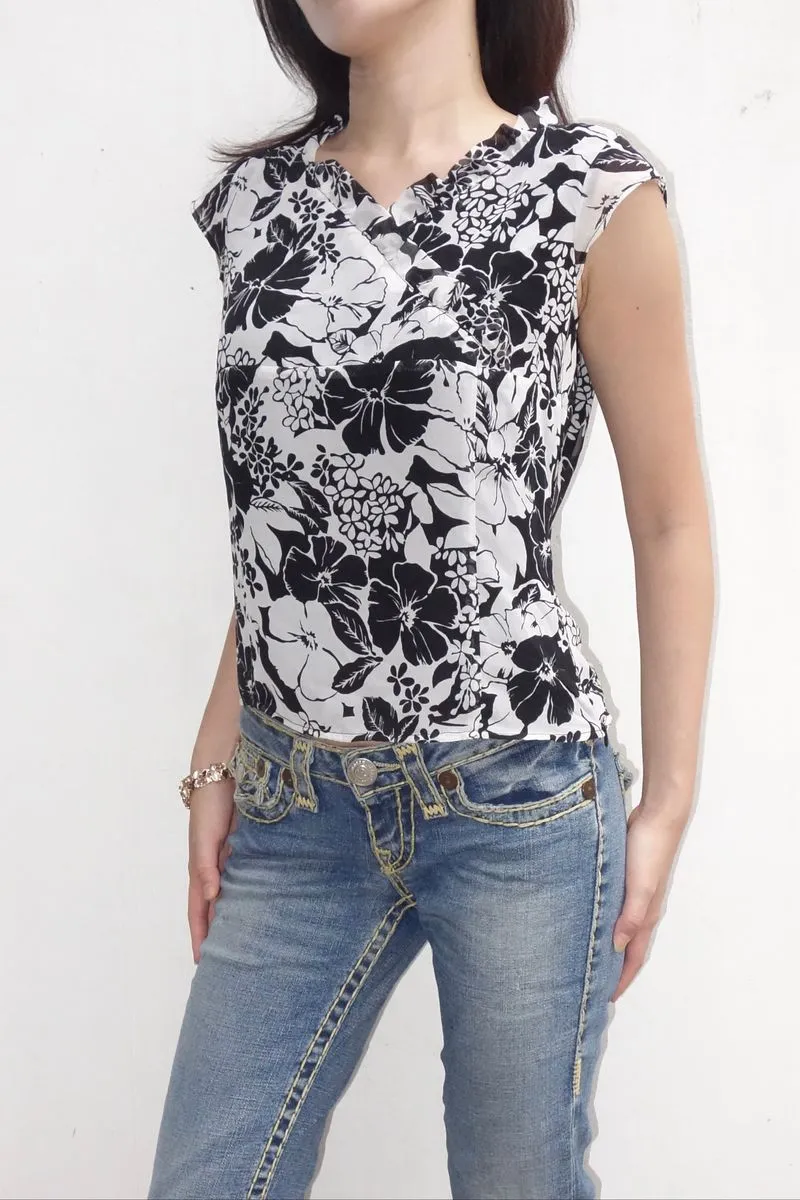 B&w floral top photo 1