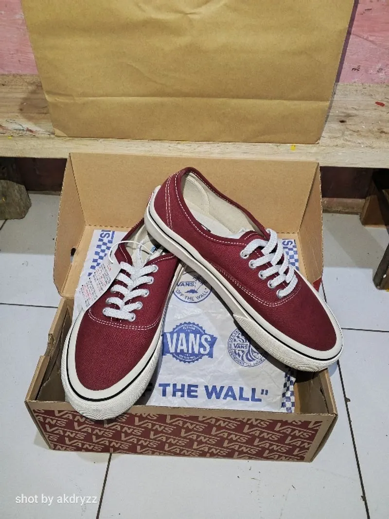 VANS AUTENTIC MERAH MAROON photo 1