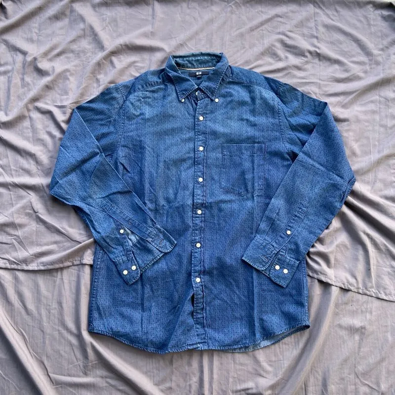 Kemeja Uniqlo photo 1
