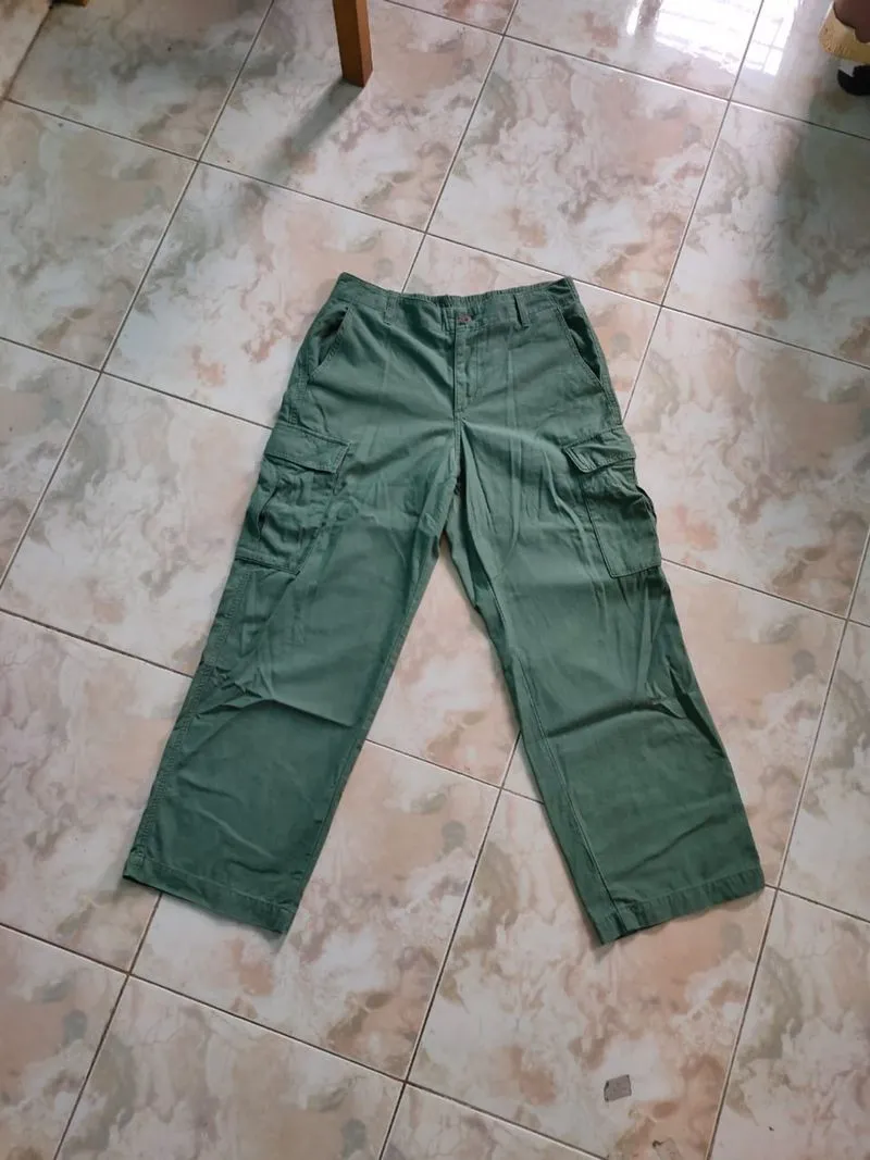 Celana Uniqlo Wide Straight Cargo
(Unisex) photo 1