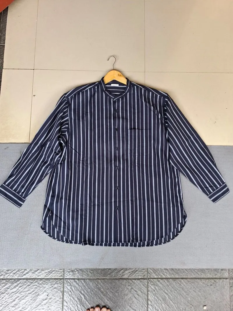 KEMEJA  GU UNQILO KERAH KOKO    TAG XL
LD:132 cm
P:83Cm photo 1