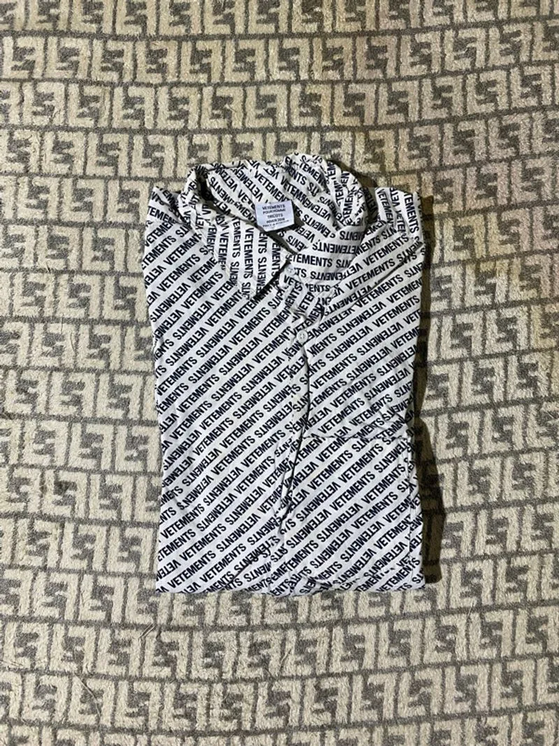 Vetements Oversized Monogram Shirt photo 1