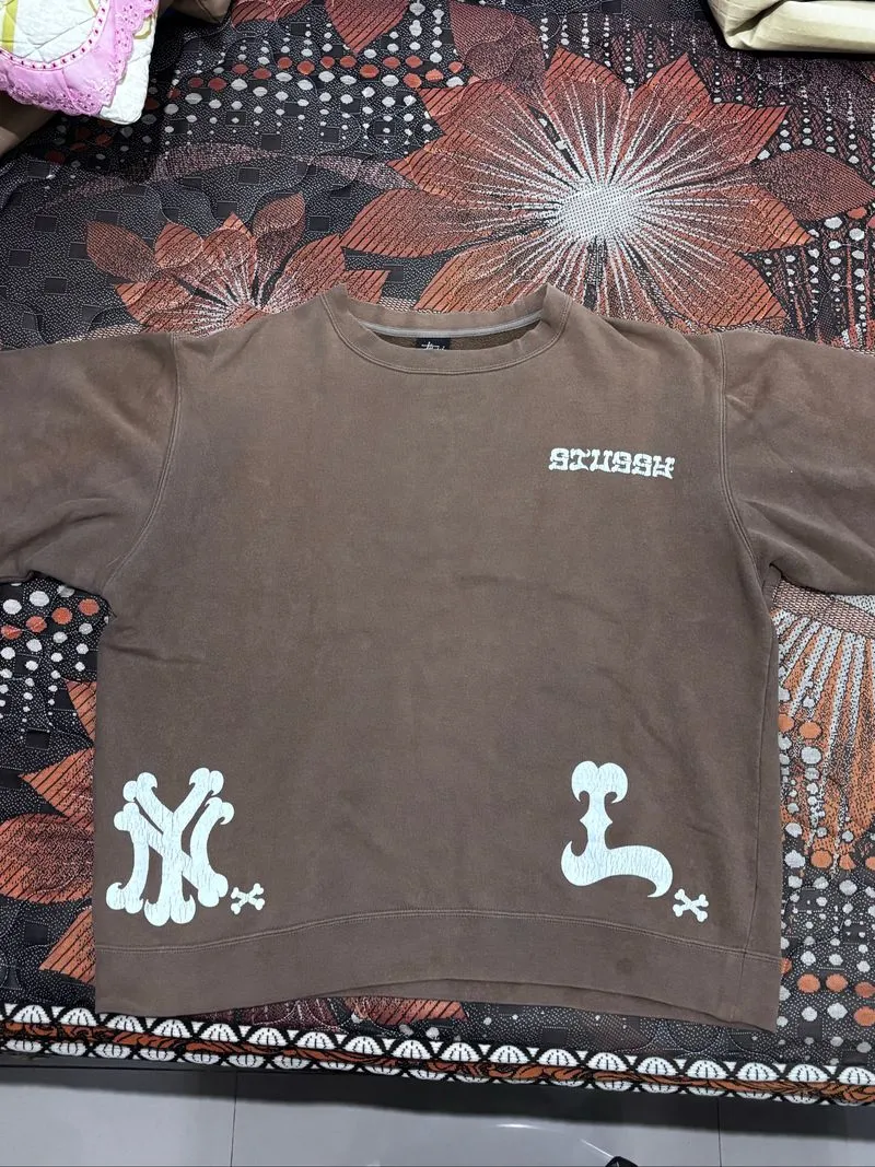 Stussy 2000s sweat shirt photo 1